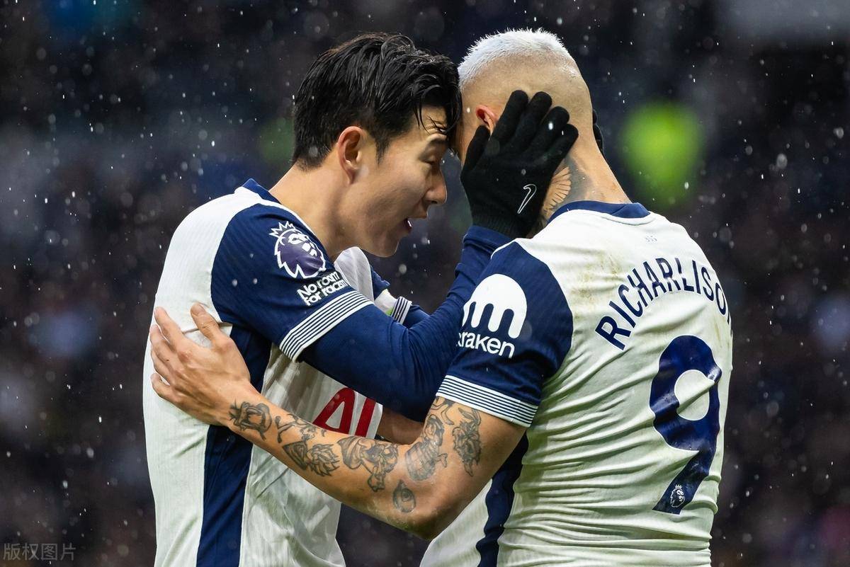 开云体育-曼城险胜热刺，托马斯穆勒梅开二度欧冠