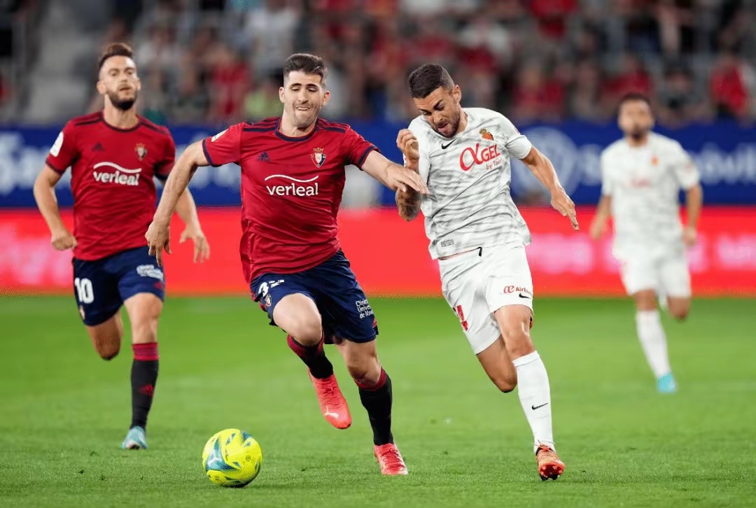 曼城险胜热刺，托马斯穆勒梅开二度欧冠