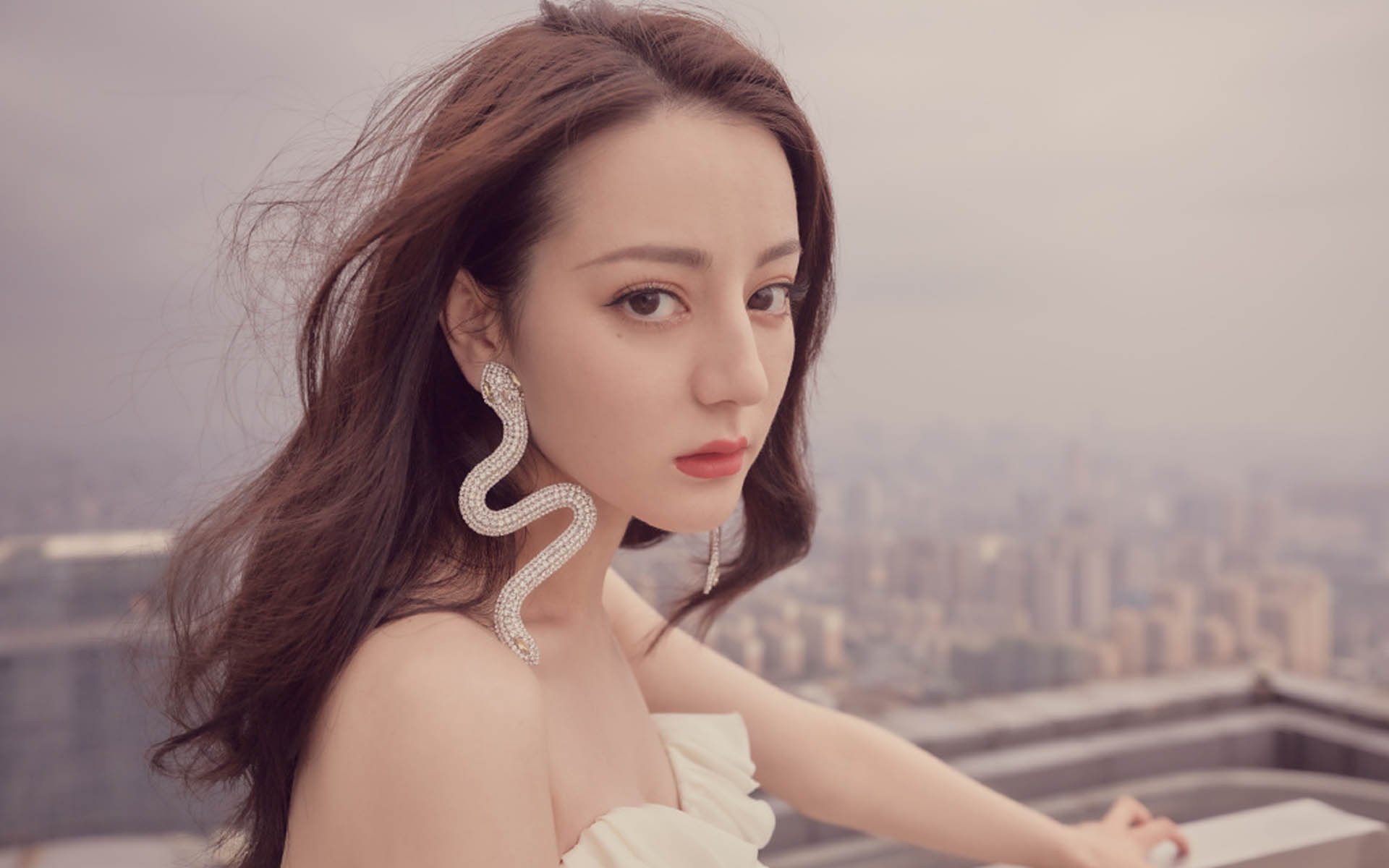 欧冠决赛之夜，当全场目光都从球星转向蒂亚戈